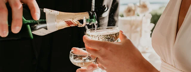 Miért a borhűtők a tökéletes esküvői ajándékok?